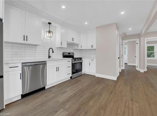 126 Auburn Ave, Hamilton, ON L8K 3B2