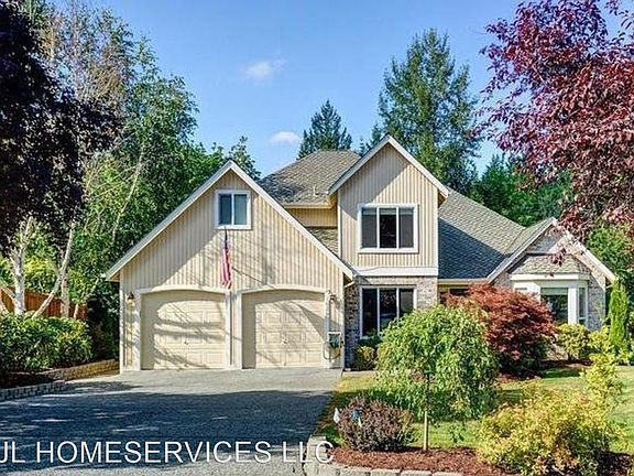 2nd image of 1020 NW Inneswood Dr