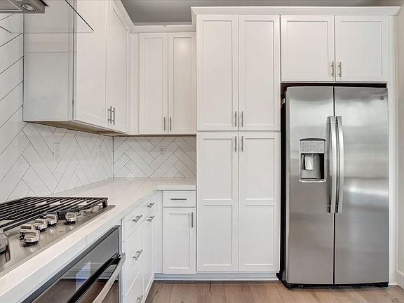 4th image of 4422 French Dr