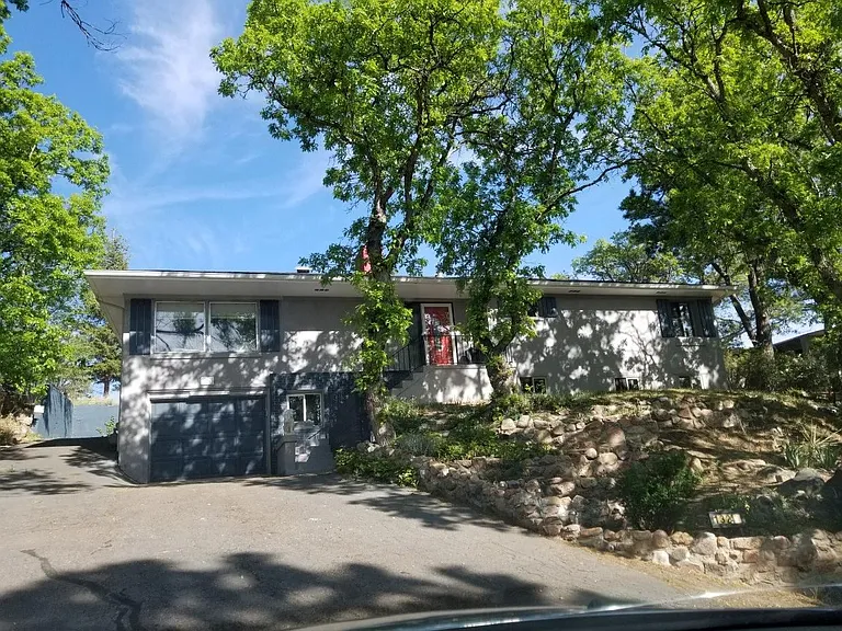 1324 Cheyenne Blvd — Photo 4