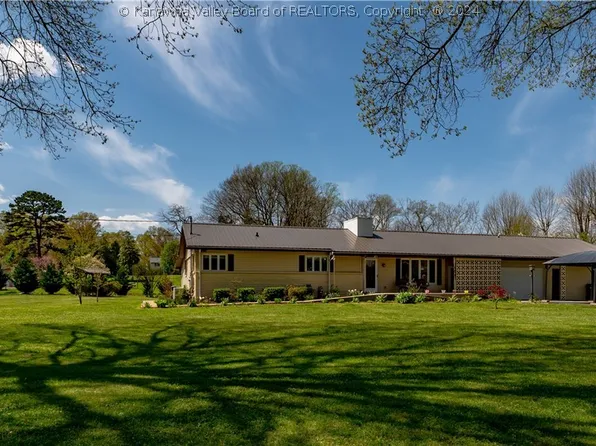 101 Maplewood Ests, Scott Depot, WV 25560