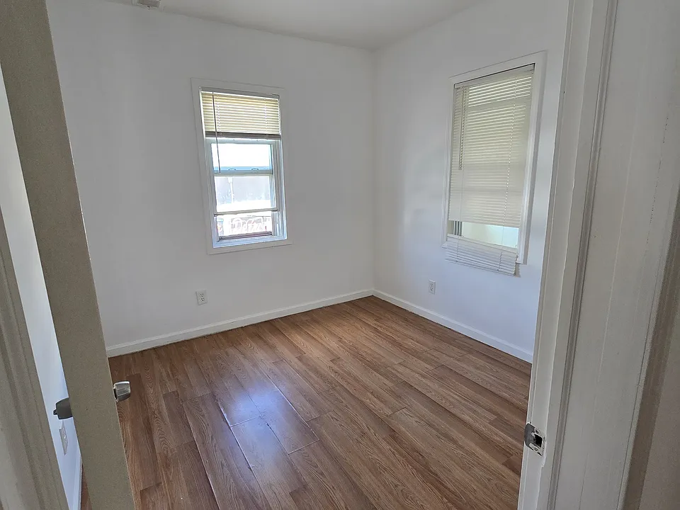 2699 Whalen St #3