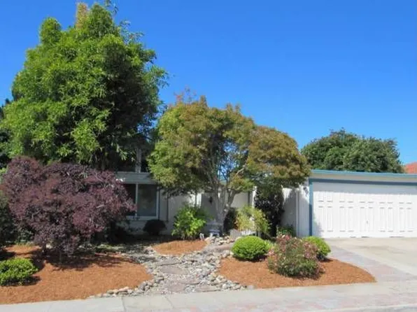 621 Cabrillo Ave #A, Santa Cruz, CA 95065