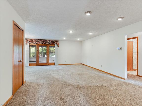 3rd image of 259 Park Place Dr