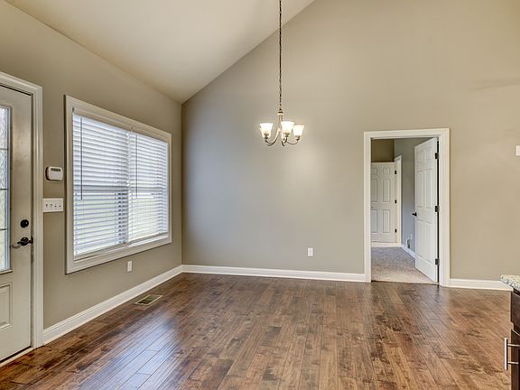 4th image of 362 Big Station Camp Blvd APT A