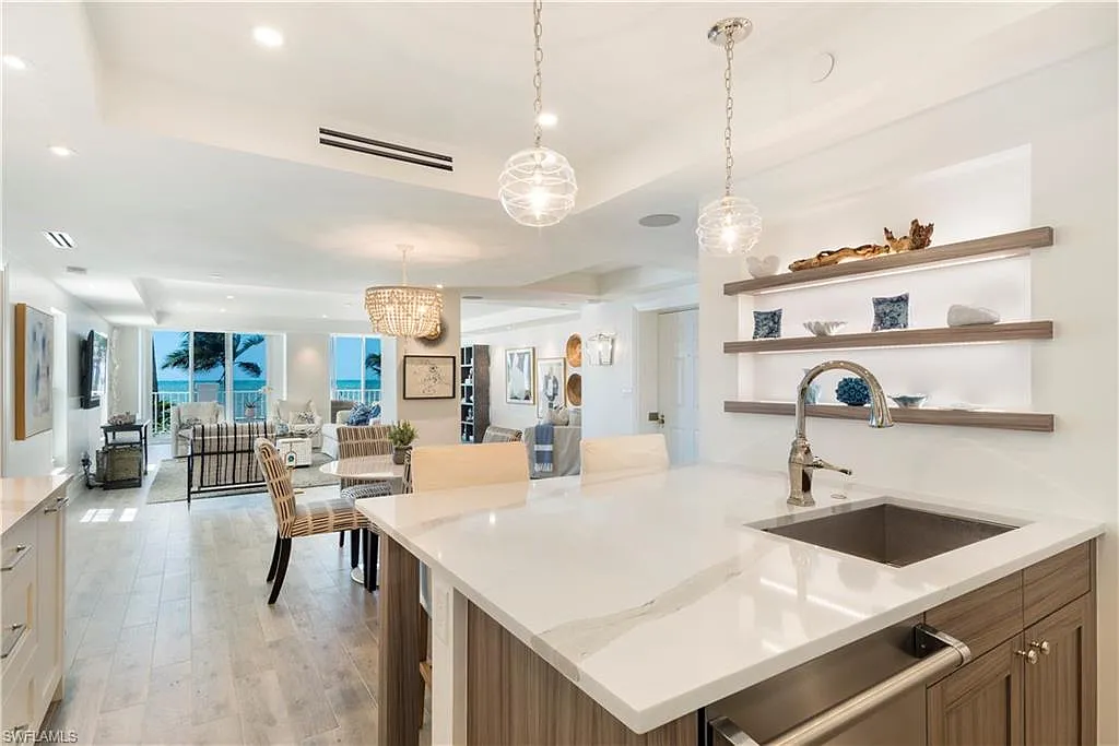 3 bed, 3.5 bath, 2636 sqft, $38,000 — Photo 3