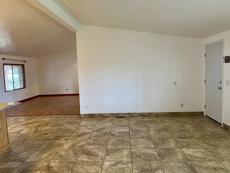 5296 Comanche Ave — Photo 9