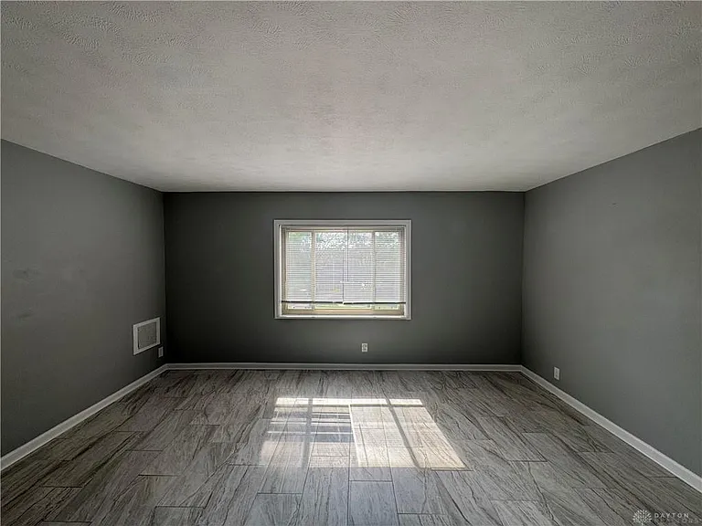 2358 S Patterson Blvd #6 — Photo 3