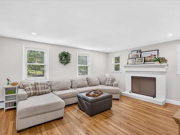 12 Pat Rd, Hanover, MA 02339
