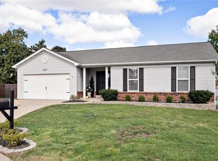 947 Carriage Hill Dr, Saint Peters, MO 63304