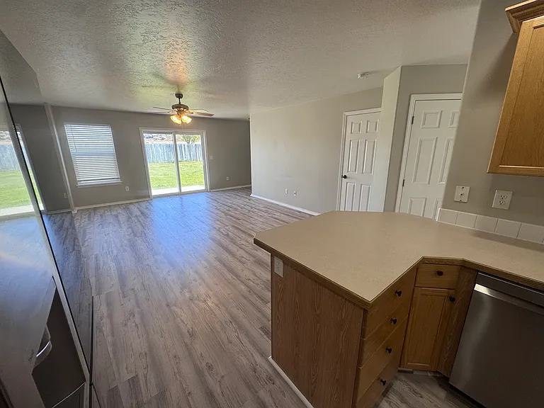 1700 NE Cinder Loop — Photo 18