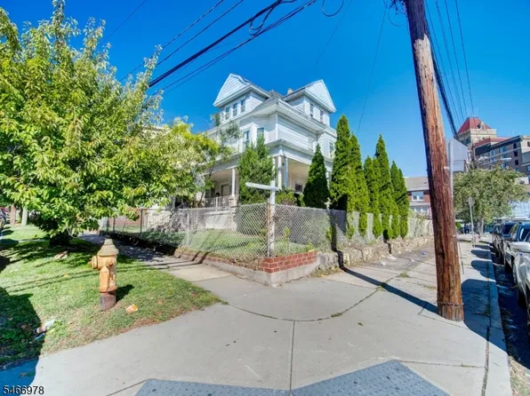 197 Weequahic Ave #2, Newark City, NJ 07112
