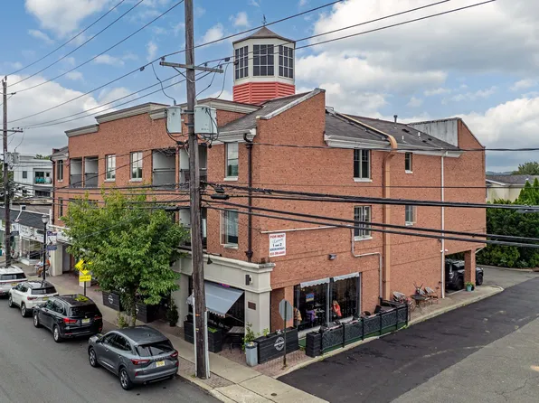 River Cottage, 12 River Rd #12-56-3D, Fair Lawn, NJ 07410