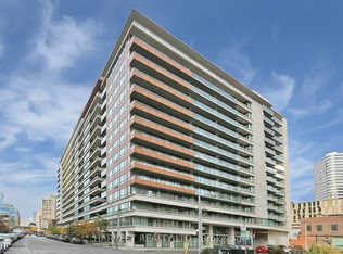 111 Elizabeth St #718, Toronto, ON