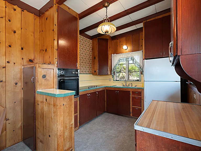 2183 Primrose Ave — Photo 16