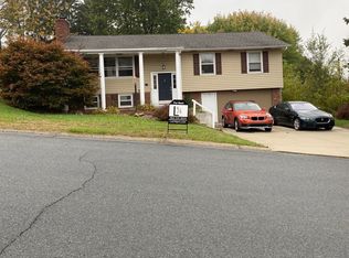 429 Chestnut Cir W, Alburtis, PA 18011