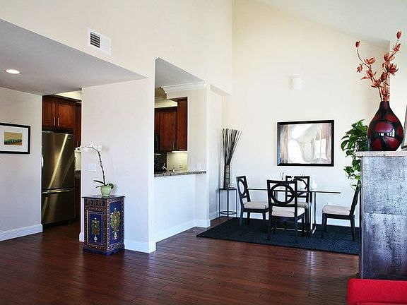 2nd image of 203 Lauren Ct