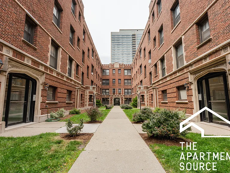510 W Cornelia Ave #110 — Photo 7