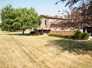 834 Roberts Rd, Winthrop Harbor, IL 60096