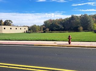 2 N Main St, Dousman, WI 53118