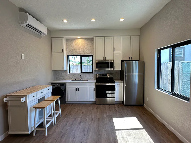 4839 Hawley Blvd — Photo 3