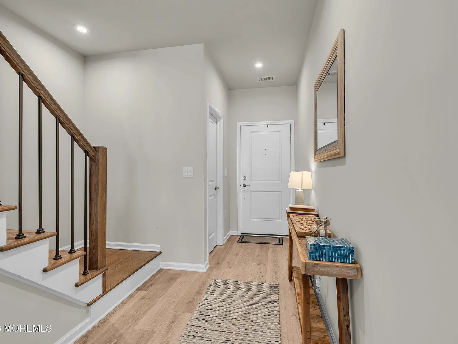 3 bed, 2.5 bath, 1712 sqft, $3,900 — Photo 4