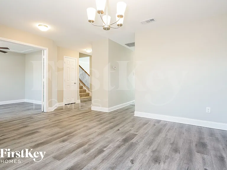 101 Sycamore Cir — Photo 5