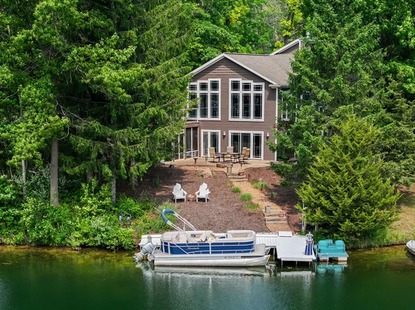 295 W Shore Dr, Jerome, MI 49249