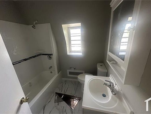 5th image of 100 Earle Ave #3