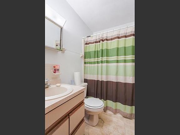 5th image of 2453 N Knoll Dr