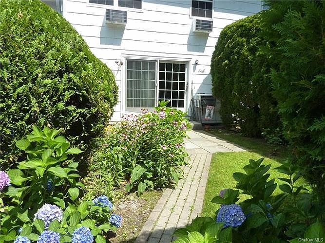 1st image of 229 Parkside Dr