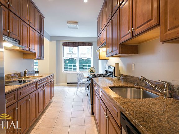 2nd image of 575 E New York Ave APT 1B