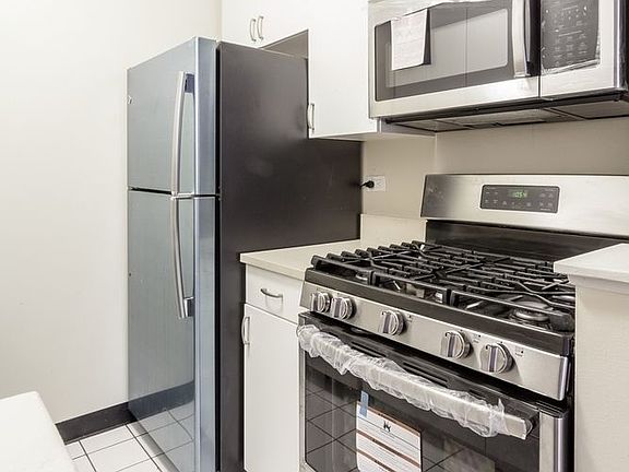 3rd image of 182 E 95th St APT 20A