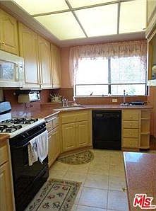4th image of 5625 Cambridge Way Unit 302