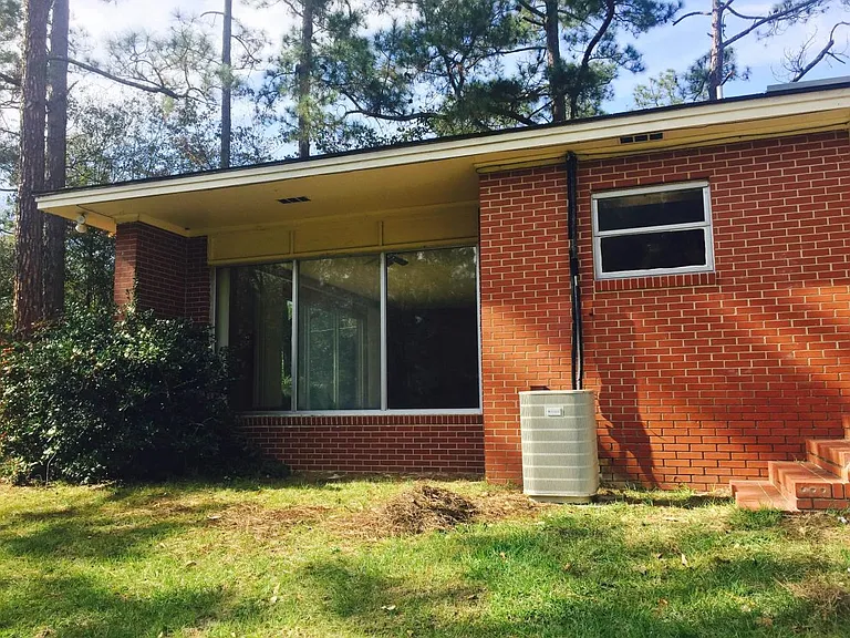 214 Circle Dr — Photo 2
