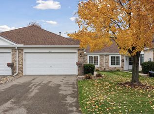 673 Markgrafs Lake Dr, Woodbury, MN 55129