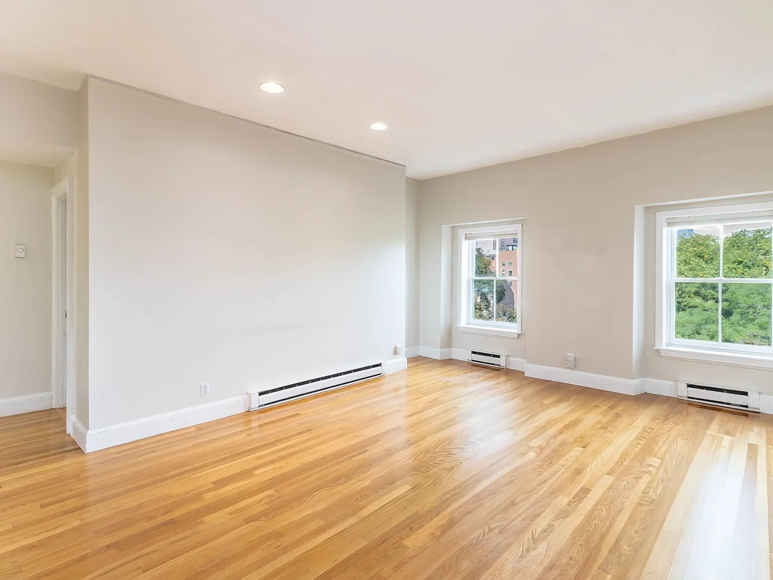 2 bed, 1.0 bath, 775 sqft, $3,700 — Photo 1