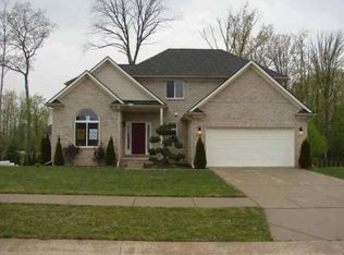 32058 Bondie Dr, Rockwood, MI 48173
