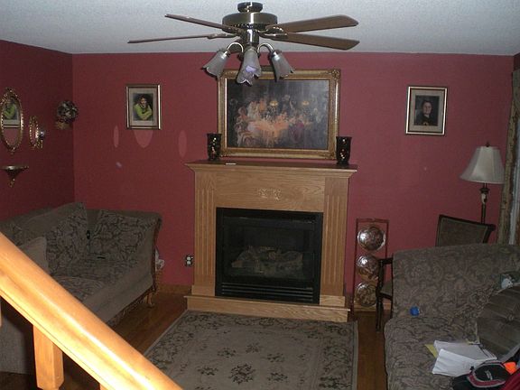 Living rom2 w/fireplace