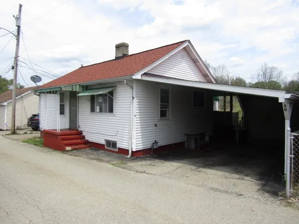 48 Locust St, Ellsworth, PA 15331