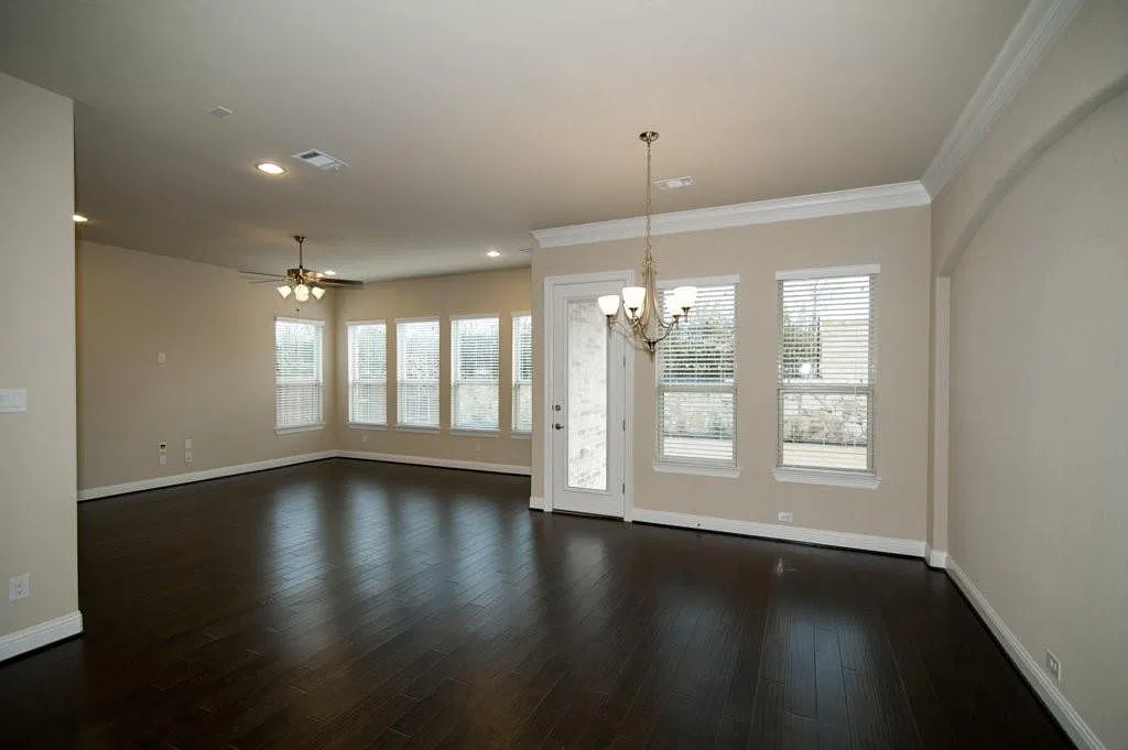 4 bed, 3.5 bath, 3300 sqft, $4,500 — Photo 3