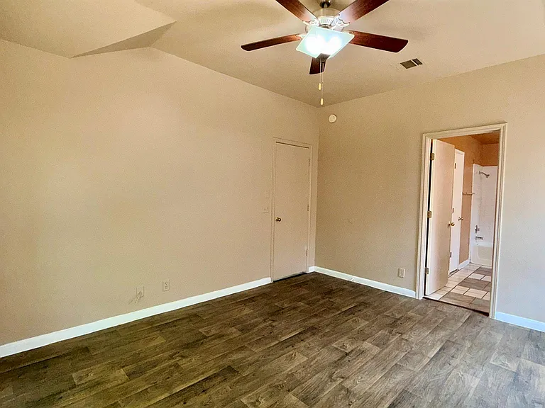14700 Menifee St — Photo 13