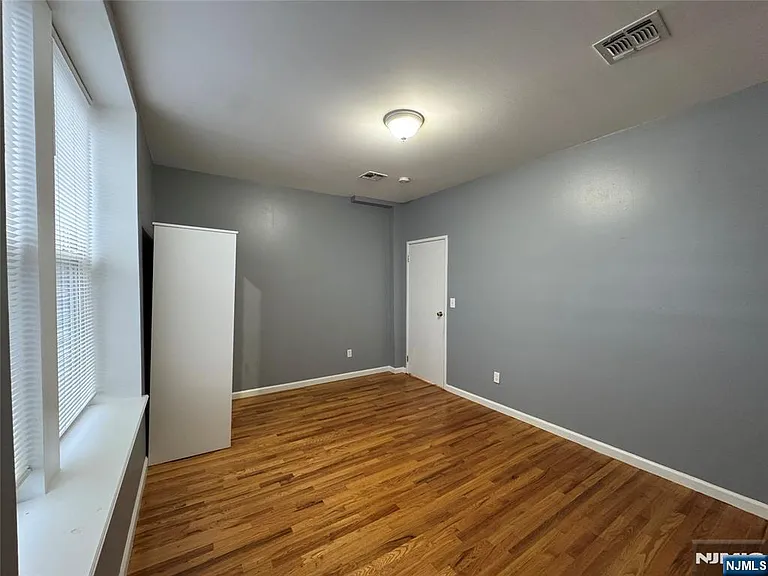 610 Devon St — Photo 25