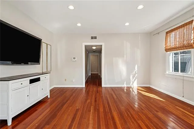 3 bed, 3.0 bath, 1739 sqft, $2,750 — Photo 2