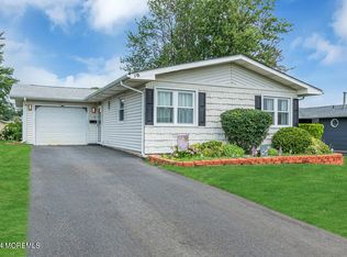 16 Central Blvd, Brick, NJ 08724