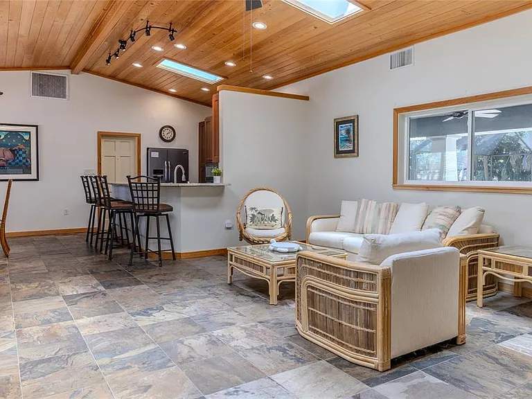 416 Sunset Dr — Photo 24