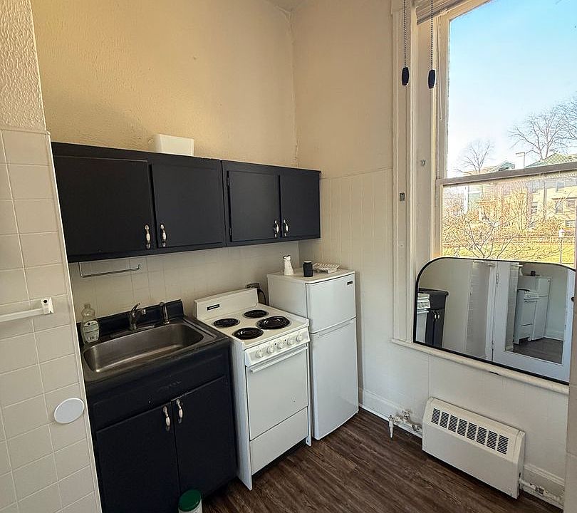 1st image of 1415 Laurel Ave APT 27