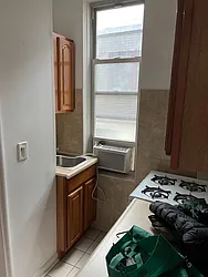 Rented by K & O Realty Associates Inc.