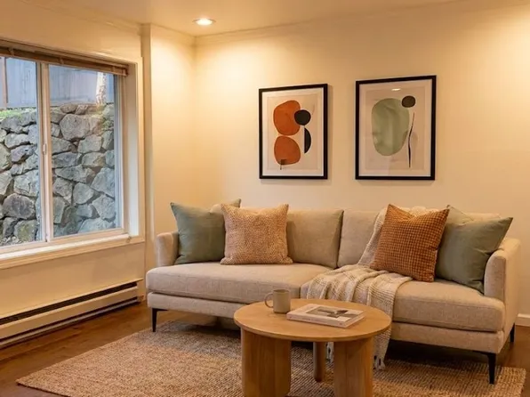 4311 Dayton Ave N APT 2, Seattle, WA 98103