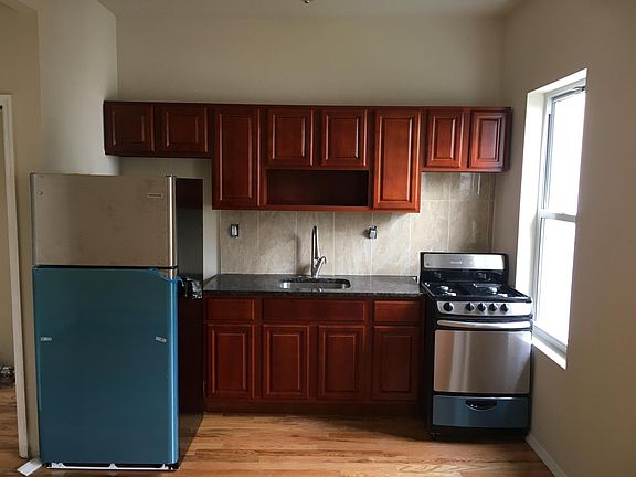 2nd image of 650 Saint Anns Ave #3